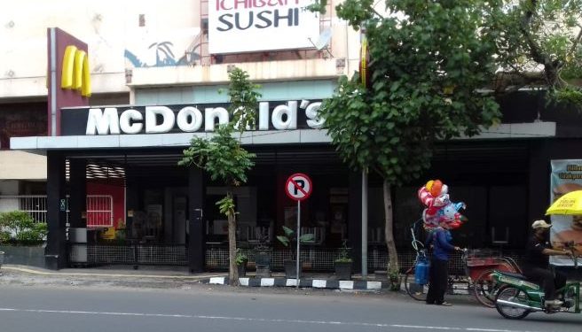 segel pada McD Kediri telah dilepas Satpol PP Kota Kediri (Yusril Ihsan/kdr)