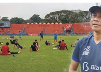 Coach Getuk terus mengasah kemampuan anak asuhnya (Yusril Ihsan/kdr)