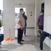 Ketua DPRD Dodi Purwanto saat kunjungi tempat isolasi terpadu (Humas Sekwan)