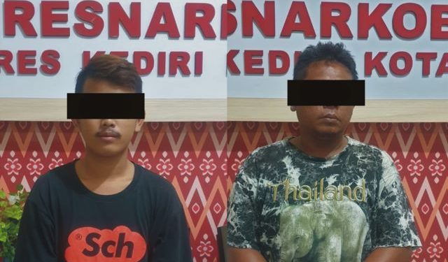 GDW masih duduk di bangku sekolah dan ES diamankan di Satresnarkoba Polres Kediri Kota (Humas Polres Kediri Kota)