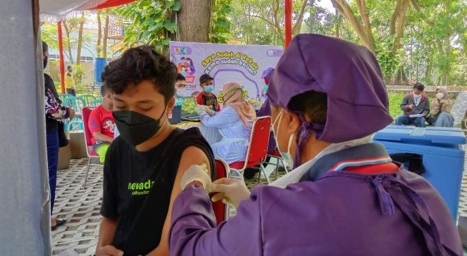 Vaksinasi untuk anak digelar di Taman Hutan Kota Joyoboyo (Kintan Kinari Astuti)