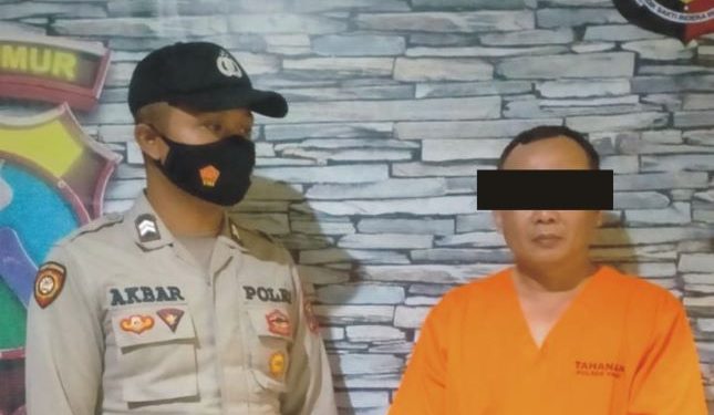 Gus Anam saat diamankan di Mapolsek Pare (humas polsek)