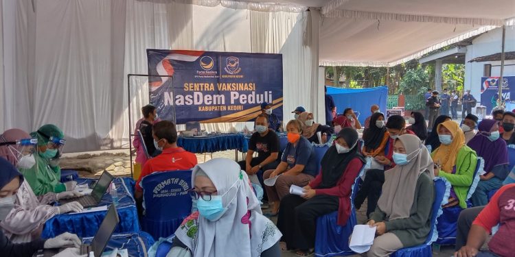 Vaksinasi berlangsung di Halaman Ponpes Mahir Arriyadl (Kintan Kinari Astuti)