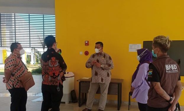 Ketua DPRD Dodi Purwanto saat menemui tim Satgas Covid (istimewa)