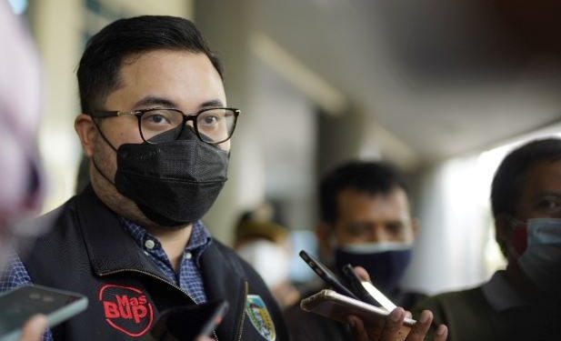 Mas Bup saat tinjau ujian CPNS di Convention Hall (kominfo)