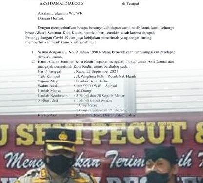 Surat pemberitahuan aksi dan saat Kapolres Kediri Kota AKBP Wahyudi bertemu perwakilan seniman (istimewa)