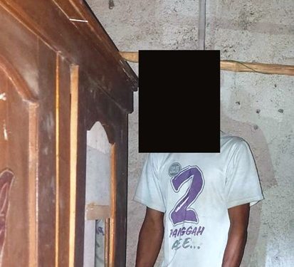 Supardi keadaan tergantung di kamar tidurnya (Humas Polsek Ngasem)