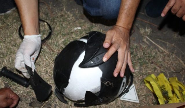 Helm korban terbelah dua diduga karena kerasnya benturan saat kecelakaan (Satreskrim)