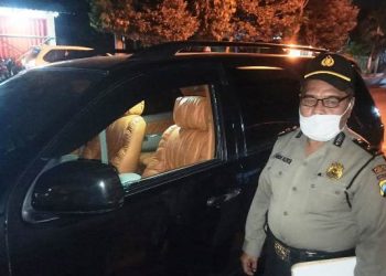 Anggota Polsek Kota saat melakukan Olah TKP (Humas Polsek Kota)