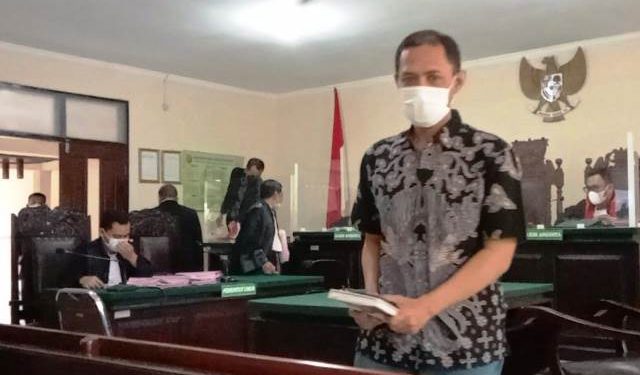 Sidang Ferry Hermawan di Pengadilan Negeri Kabupaten Kediri (Kintan Kinari Astuti)