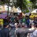 Penyambutan Persikmania saat tim Macan Putih datang di Mess Persik Kediri (Nanang Priyo Basuki)