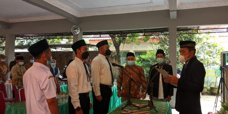 Pelantikan Perangkat Desa Turus Kecamatan Gurah (Kintan Kinari Astuti)