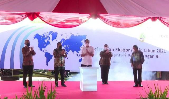 Menteri Perdagangan Muhammad Lutfi memimpin pelepasan pasan ekspor  senilai Rp35,03 atau setara USD 2,44 miliar. (humas kemendag)