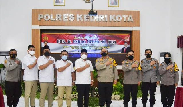 Endro Hermono, Anggota Komisi III DPR RI dari Fraksi Gerindra saat berkunjung ke Mapolres Kediri Kota (gerindra)