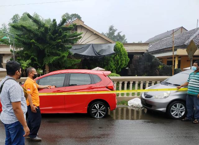 Diduga Komplotan Spesialis Pencuri Uang Nasabah Bank Dibekuk Diduga Komplotan Spesialis Pencuri Uang Nasabah Bank Dibekuk