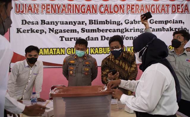 Mas Dhito Terjunkan Tim Awasi Ujian Perangkat Desa se-Kecamatan Gurah