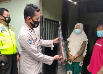Polisi mengamankan barang bukti senapan angin (Polres)