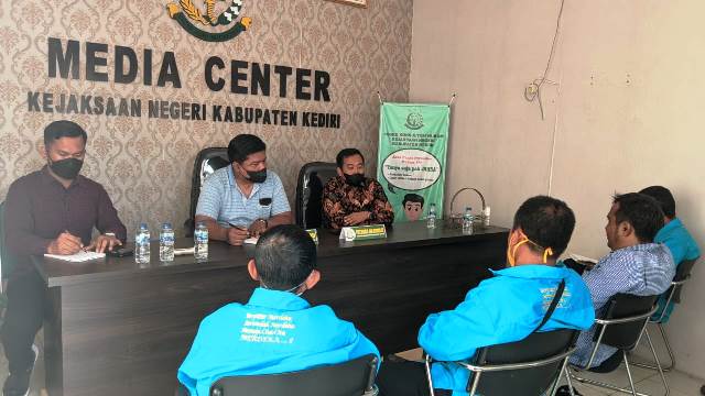 LSM Saroja saat audensi di Ruang Media Center (Kintan Kinari Astuti)