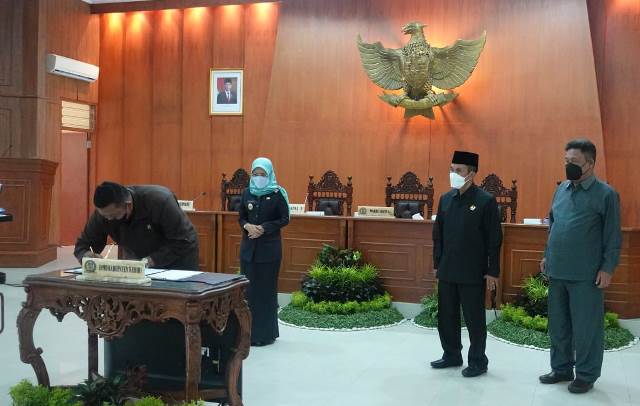 DPRD Setujui Raperda RTRW Kabupaten Kediri 2021-2041 DPRD Setujui Raperda RTRW Kabupaten Kediri 2021-2041