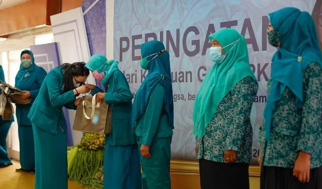 Dalam Hari Kesatuan Gerak, Ketua Tim PKK Ajak Kembali Pemberdayaan Keluarga Kepada Kaum Perempuan