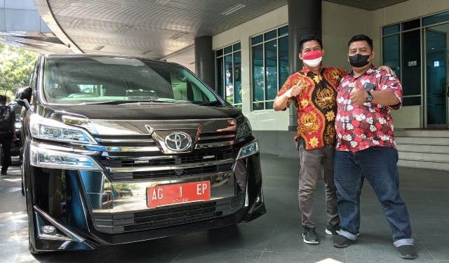 Pak Tarman dan Mr. Boba Hariyanto (Kintan Kinari Astuti)