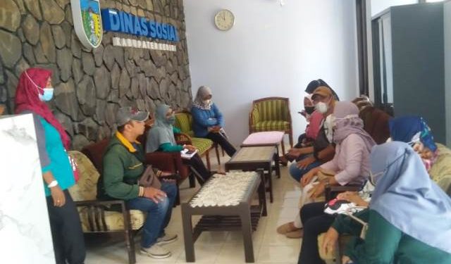 Pertemuan penggelola e-Warung di Kantor Dinas Sosial Kabupaten Kediri (istimewa)