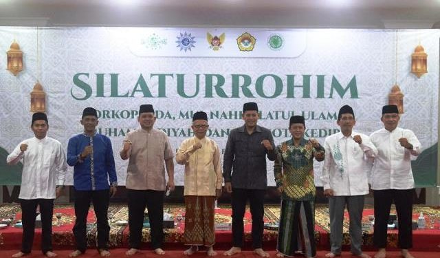 Silahturahmi tokoh agama dan pimpinan daerah bertempat di Ruang Joyoboyo Balai Kota Kediri (Kominfo)