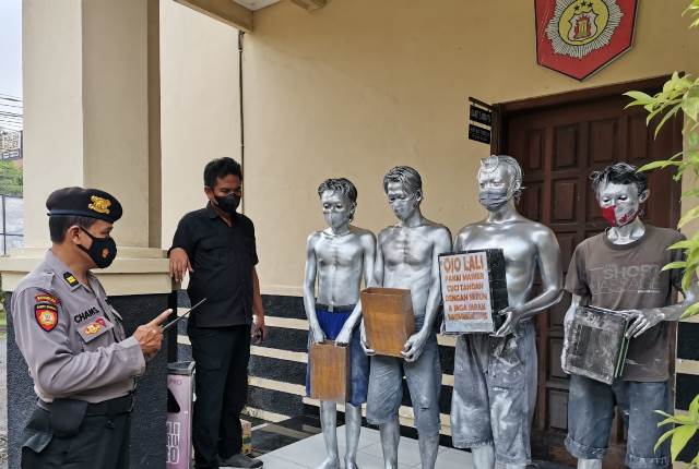 Unit Gabungan Polsek Kediri Kota Jaring Empat Manusia Silver