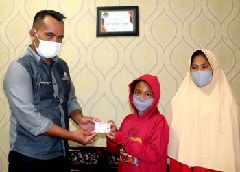 program Kartu Identitas Anak oleh Dispendukcapil