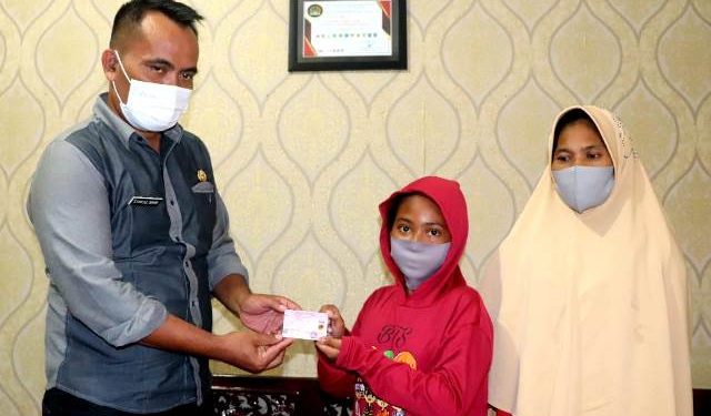 program Kartu Identitas Anak oleh Dispendukcapil
