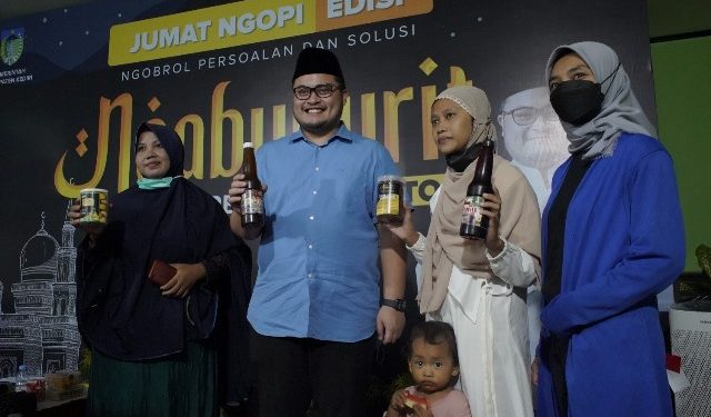 Acara Ngopi Bareng Ngabuburit di Kantor Kecamatan Kras (Kominfo)