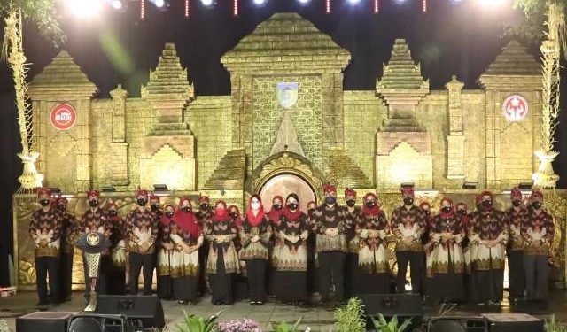 Pelantikan pengurus Dekrasnada Kabupaten Kediri (Nanang Priyo Basuki)