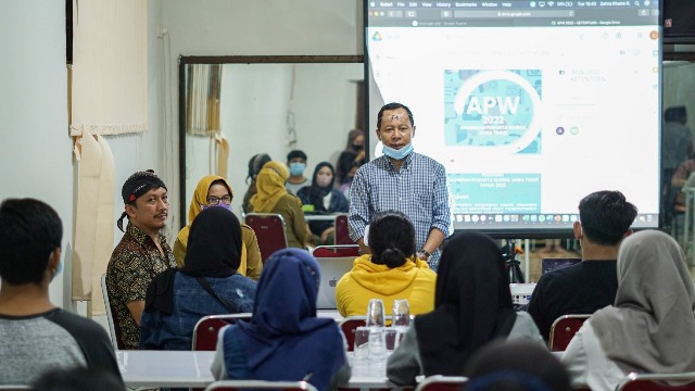 Pelatihan kepada kelompok informasi masyarakat (kominfo)