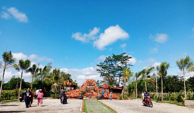Bangunan GENDHIS ABRIT Cafe & Resto ambruk (istimewa)