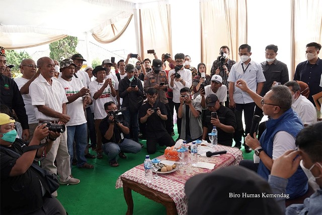 Stabilisasi Harga Migor, Mendag Zulhas Ajak Dialog Petani Sawit