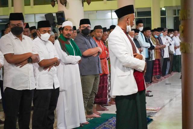 Mas Dhito Ajak Kepala SKPD Salat Gaib untuk Tjahjo Kumolo dan Pratu Beryl