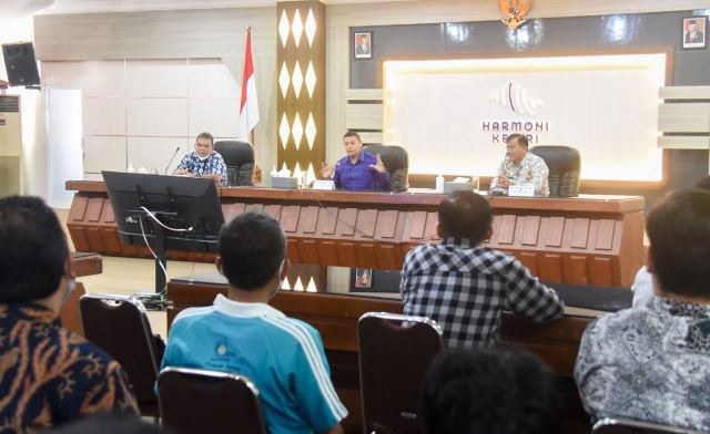 Wali Kota Kediri Bagikan 46 Ekor Kambing Kurban ke Tiap Kelurahan untuk Warga Kurang Mampu