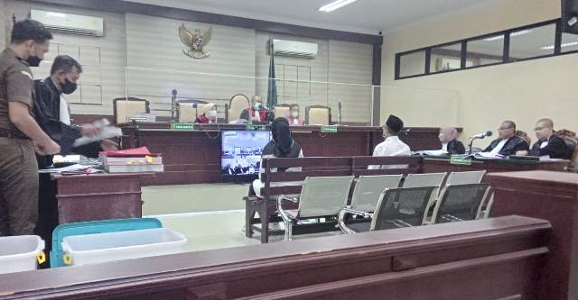 LSM Saroja mengikuti sidang korupsi BPNT Kota Kediri di Pengadilan Tipikor Surabaya (istimewa)