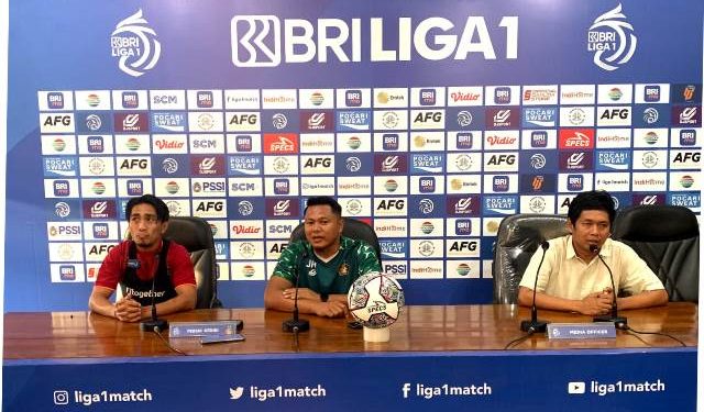 Coach Johan Prasetyo saat jumpa pers jelang pertandingan digelar Jumat besok (istimewa)