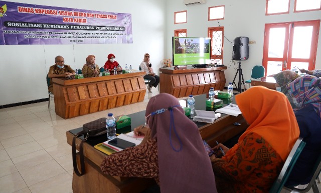 Tingkatkan Pemahaman Pengelolaan Koperasi, Dinkop UMTK Kota Kediri Selenggarakan Sosialisasi Kebijakan Perkoperasian Tingkatkan Pemahaman Pengelolaan Koperasi, Dinkop UMTK Kota Kediri Selenggarakan Sosialisasi Kebijakan Perkoperasian