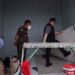 Mas Dhito didampingi Kajari saat sidak pembangunan Pasar Wates (kominfo)