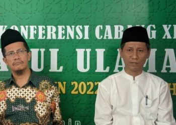 Gus Ma’maun bersama Zayad Abdul Rahman selaku ketua panitia konferensi (Kintan Kinari Astuti)
