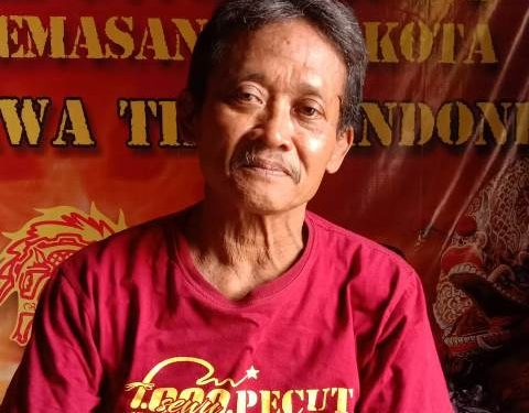 Hanib, selaku Ketua Umum Paguyuban Seni Pecut Samandiman (Kintan Kinari Astuti)