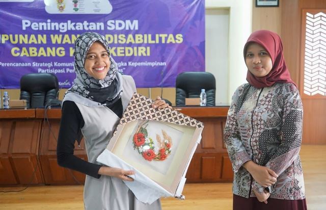 Buka Rakor Peningkatan SDM HWDI, Bukti Komitmen Bunda Fey Terhadap Disabilitas