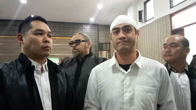 Sidang Perdana KDRT, Ferry Irawan : Korban Simpatisan Kursi Dewan