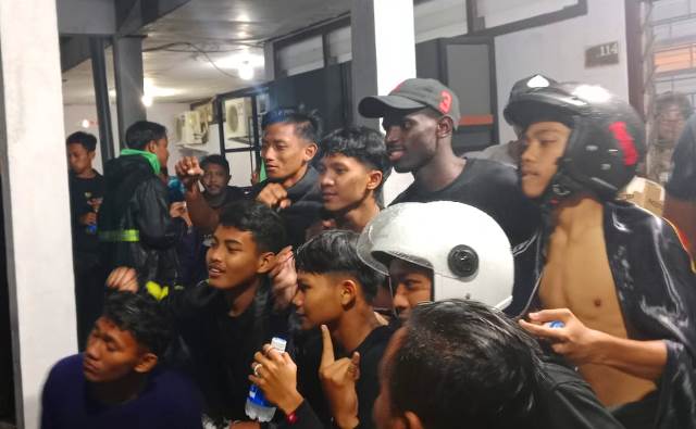 Meski Hujan Deras dan Puasa, Ratusan Persikamania Konvoi Sambut Macan Putih Masuk Kandang