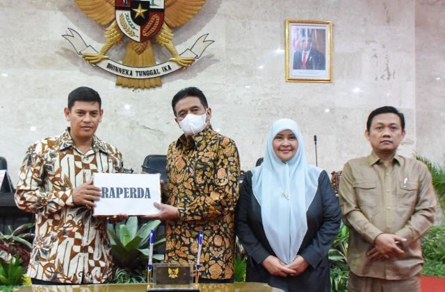 DPRD Kota Kediri Setujui Tiga Raperda DPRD Kota Kediri Setujui Tiga Raperda