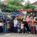 Suasana pembagian takjil di Jalan Semeru Lirboyo (Nanang Priyo Basuki)