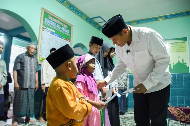 Kunjungi Masjid Al-Falah, Wali Kota Kediri Diminta Menjadi Imam Salat Maghrib