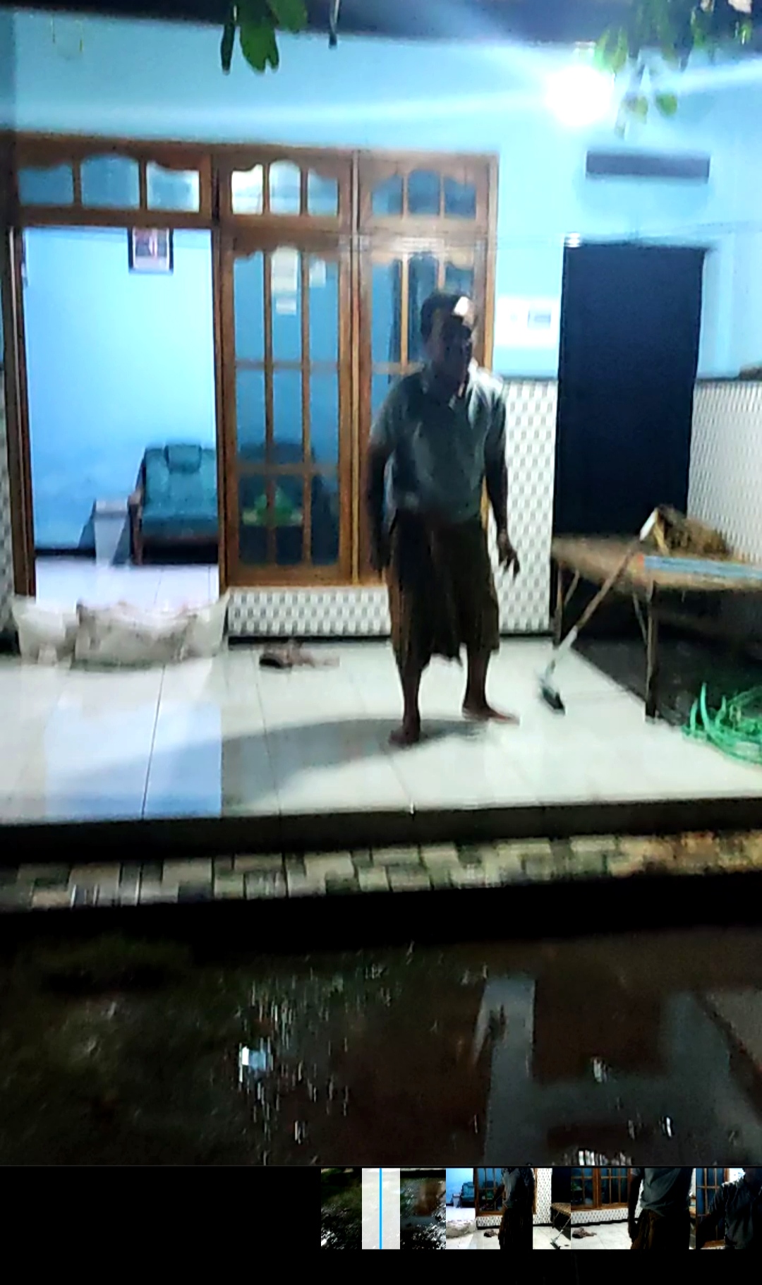 Tanggul Sungai Jebol Ketigakalinya, Desa Bakalan Grogol Terancam Terendam Tanggul Sungai Jebol Ketigakalinya, Desa Bakalan Grogol Terancam Terendam